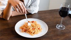 Dieta, quanto tempo serve per cambiare le cattive abitudini a tavola