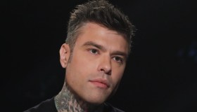 Fedez, il giallo sul duetto con Masini a Sanremo 2025. Conti: “Versione 2.0, adattata ai tempi”