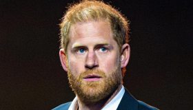 Re Carlo abbandona Harry. “È sconvolto e arrabbiato”: parla un amico