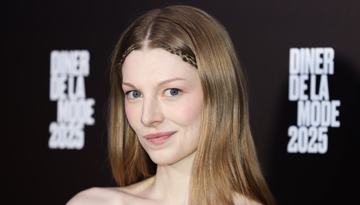 Hunter Schafer, l’attrice di Euphoria mostra il passaporto: “Non smetterò mai di essere trans”