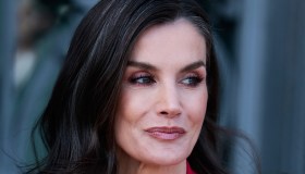 Letizia di Spagna, il top effetto nude che sfida il protocollo