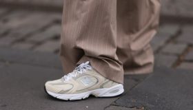 Le New Balance 530 sono le sneaker più desiderate del momento. I modelli iconici da avere