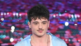 Conferenza stampa Sanremo 2025, Olly: “Ho bisogno di pensare all’eventualità dell’Eurovision”