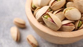 Pistacchi, 56 grammi al giorno per migliorare la salute degli occhi. Parla l’esperto