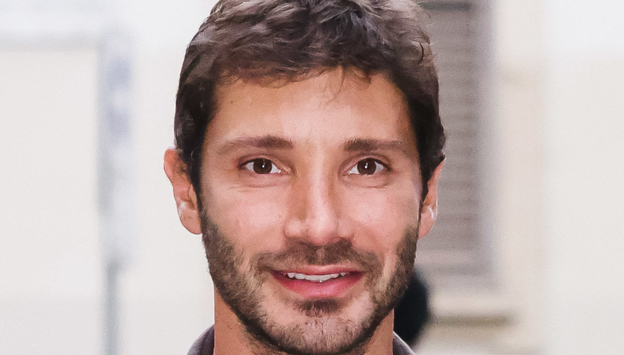 Stefano De Martino fenomeno, fa doppio sold out anche a teatro