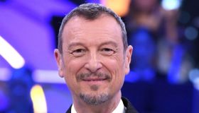Amadeus giudice del Serale di Amici ma Nove gli riduce il cachet: l’indiscrezione