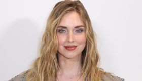 Chiara Ferragni coperta di cristalli alla Paris Fashion Week: il look da vera “Stella”
