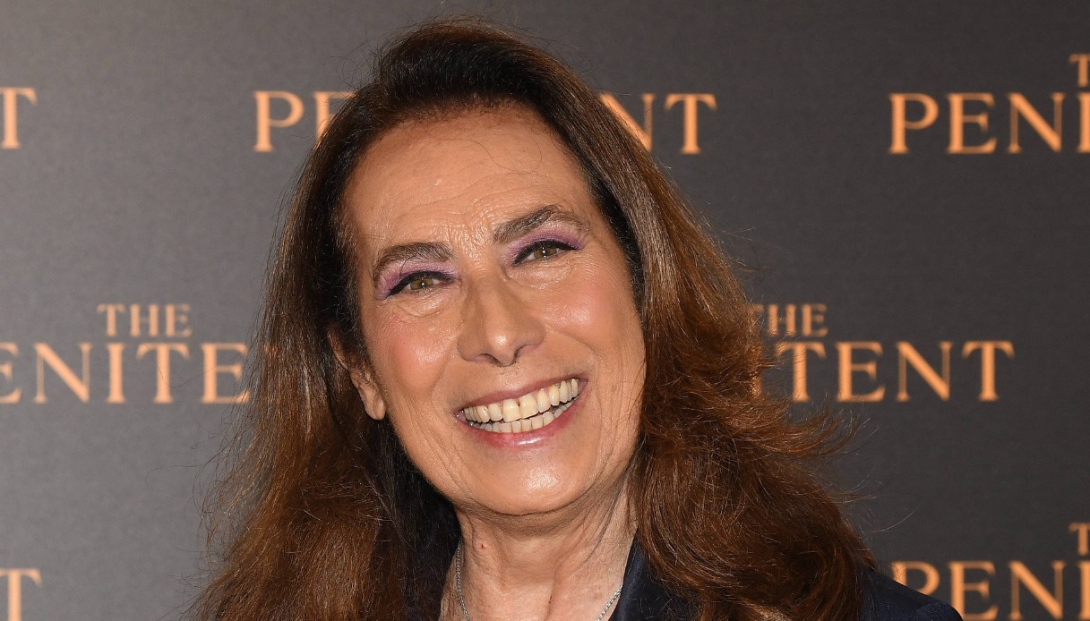 Grande Fratello, Cesara contro Zeudi la calcolatrice. Signorini è stanco: “Siete maleducate”