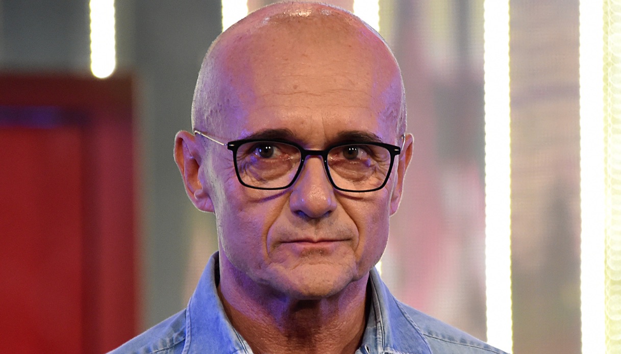 Grande Fratello, tra Shaila e Lorenzo è tutto finto: ora c’è la prova video