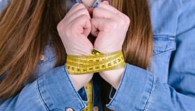 Anoressia nervosa, cosa monitorare nella riabilitazione nutrizionale