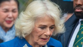 Re Carlo, Camilla molto preoccupata: “Non fa quello che gli viene detto”