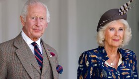 Re Carlo torna al lavoro dopo il ricovero ma cancella due viaggi all’estero