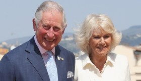 Re Carlo in Italia, il look di Camilla all’udienza con Papa Francesco che non ci sarà