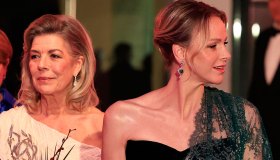 Charlene, Carolina di Monaco, le Principessa a spalle nude al Ballo della Rosa. Tranne una