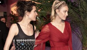 Charlotte Casiraghi e Beatrice Borromeo, alleate al Ballo della Rosa. Alexandra isolata