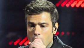 Fedez in lacrime, cos’è successo davvero alla finale di Sanremo 2025