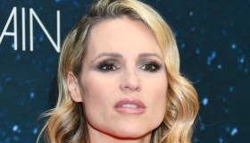 Gerry Scotti e Michelle Hunziker a Striscia: “In questo clima di complottenza”