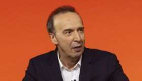 Ascolti tv del 19 marzo, Il Sogno di Benigni si scontra con Gerry Scotti