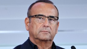 Sanremo 2026, bandita la gara: l’aspetto economico e i paletti. Rimarrà in Rai?