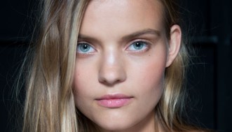 Bye bye eye bags. La crema regina di TikTok che ti fa dire “ciao ciao” a borse e occhiaie