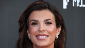 Elisabetta Canalis, colazione in lingerie e corpo scolpito: “Ciao Milano”