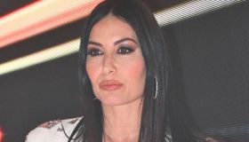 Elisabetta Gregoraci alla Milano Design Week 2025, top scollato e tailleur bianco