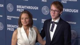 Jodie Foster presenta il figlio minore Kit