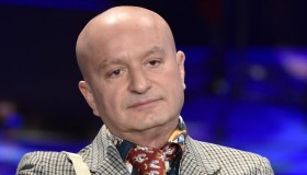 Maurizio Ferrini a La Volta Buona, il suo periodo buio: “Arbore e Frassica mi hanno pagato le bollette”