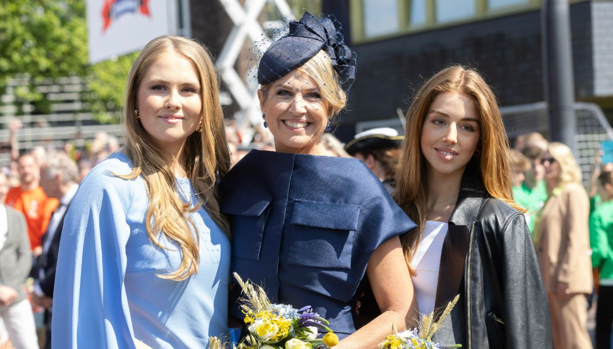Maxima d'Olanda con le figlie