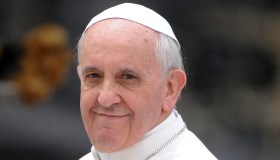 Come si elegge un nuovo Papa, il conclave, i tempi e le fumate bianche e nere