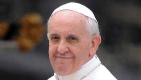 Chi è Francesco Sorcinelli, il “sarto dei Papi” che ha vestito Francesco