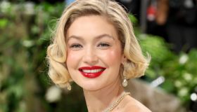 Iconico e indelebile, il rossetto rosso da indossare sulle labbra è questo. E con l’offerta puoi farne scorta