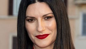Laura Pausini dimagrita risponde alle critiche: “No punture o metodi alla moda”