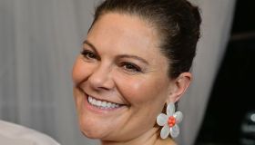 Vittoria di Svezia rompe gli schemi, la jumpsuit floreale da copiare