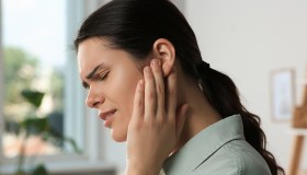 Soffri di acufeni? Ecco (forse) la dieta che può aiutarti