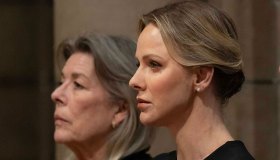 Carolina e Charlene di Monaco, unite nel lutto: una accanto all’altra per la prima volta