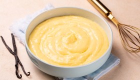 Crema pasticcera, gli ingredienti e i trucchi per renderla densa