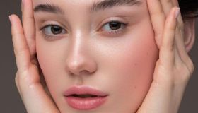 Lo stick viso e corpo che ti regala una glass skin in pochi secondi ora costa pochissimo