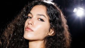 Lo step da inserire nella tua hair routine è una maschera pre-shampoo che garantisce capelli al top