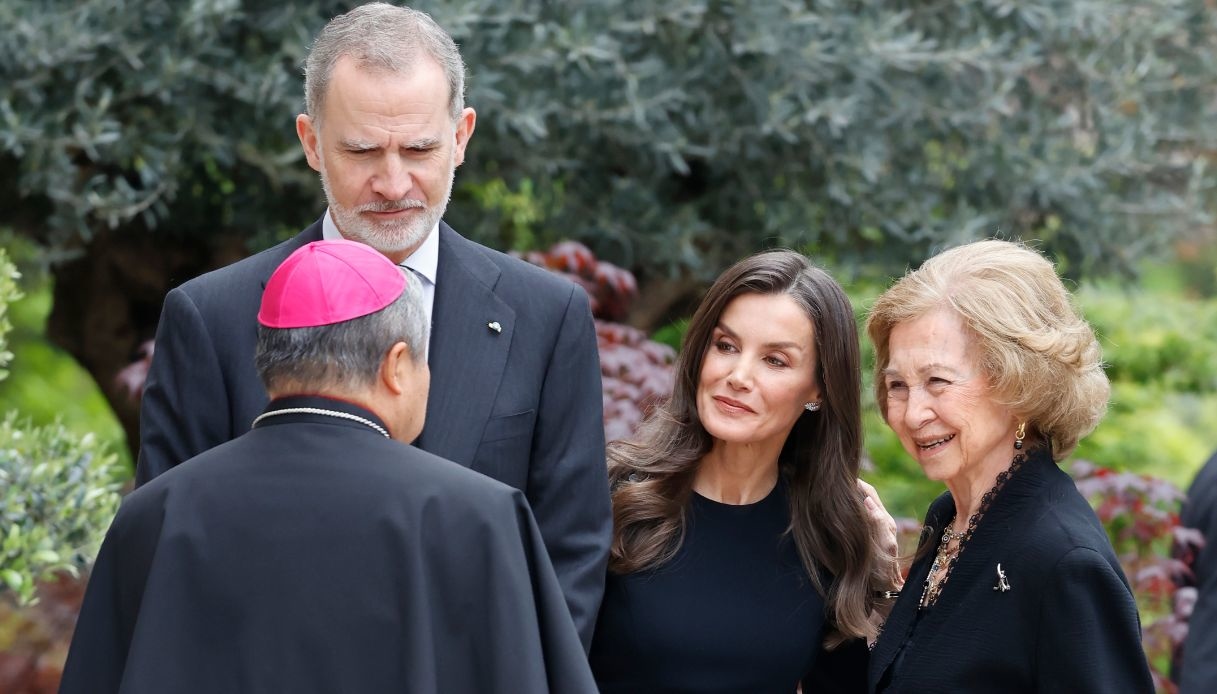 Felipe, Letizia e Sofia di Spagna alla Nunziatura