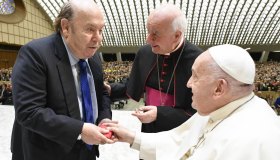 Lino Banfi commosso a Domenica In, l’ultimo messaggio con la voce di Papa Francesco