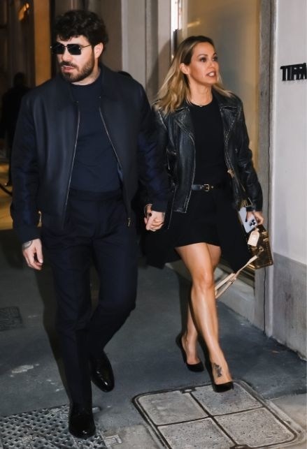 Sonia Bruganelli, mini abito e mano nella mano con Angelo Madonia alla ...