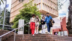 Famiglia ospitante, campus o appartamenti condivisi? Ecco pro, contro e dritte per decidere dove alloggiare durante la vacanza studio