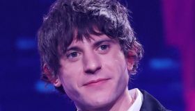 Rkomi, il nuovo album è decrescendo. Canzoni e collaborazioni