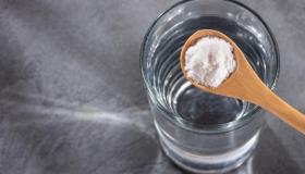 È utile bere acqua e sale la mattina? Il parere del nutrizionista