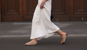 Lunga vita alle Birkenstock! Ecco come pulire le calzature più cool dell’estate senza rovinarle