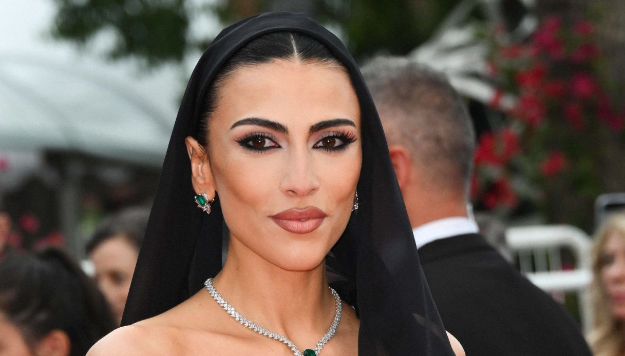 Cannes 2025, i look della quinta serata: le star puntano sul nero, le trasparenze e la seduzione