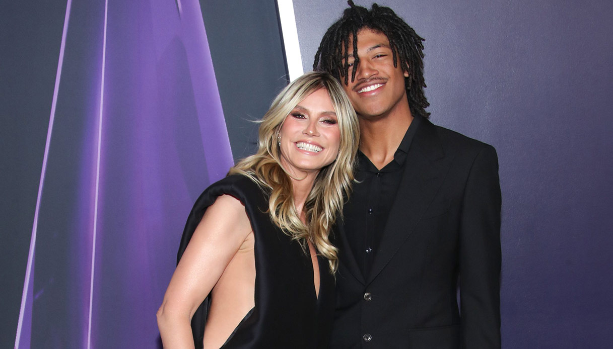 Heidi Klum, bellissima agli AMAs accompagnata dal figlio Henry