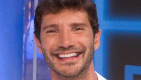 Affari Tuoi Speciale, le pagelle del 4 maggio: Stefano De Martino ottimo padrone di casa (9), Benedetta timida giocatrice (6)