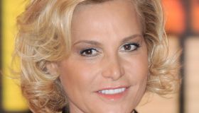 Simona Ventura, ieri e oggi: come è cambiato il suo stile dagli esordi al ritorno all’Isola dei Famosi